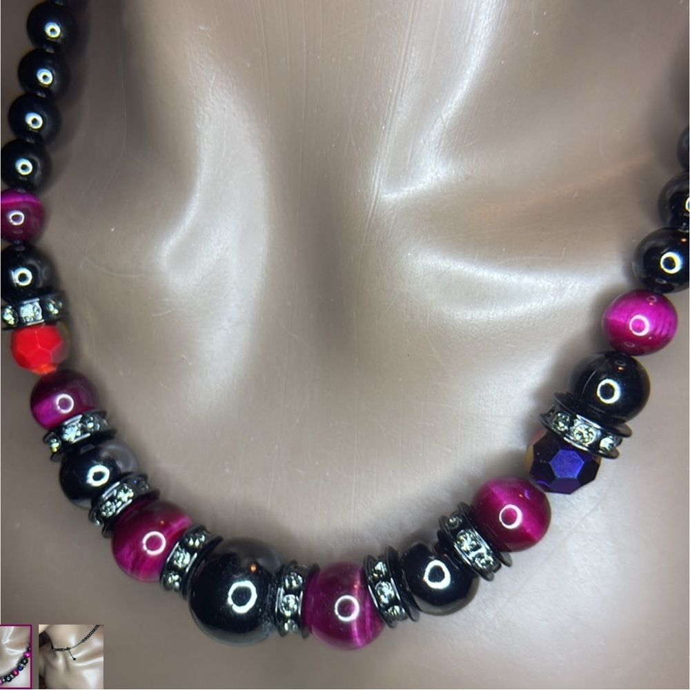 Chic Black and Pink Beaded Necklace